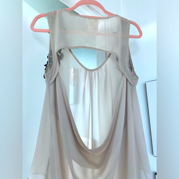 Sheer High-Low Tank with Embroidered Shoulder Detail - Picture 5 of 5